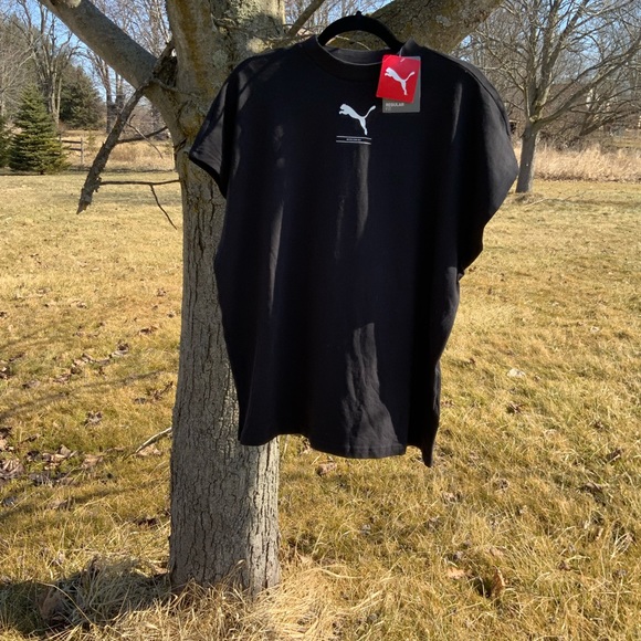 Puma Black slightly Cap Sleeves T Shirt size L Regular Fit New With Tags - Picture 2 of 5